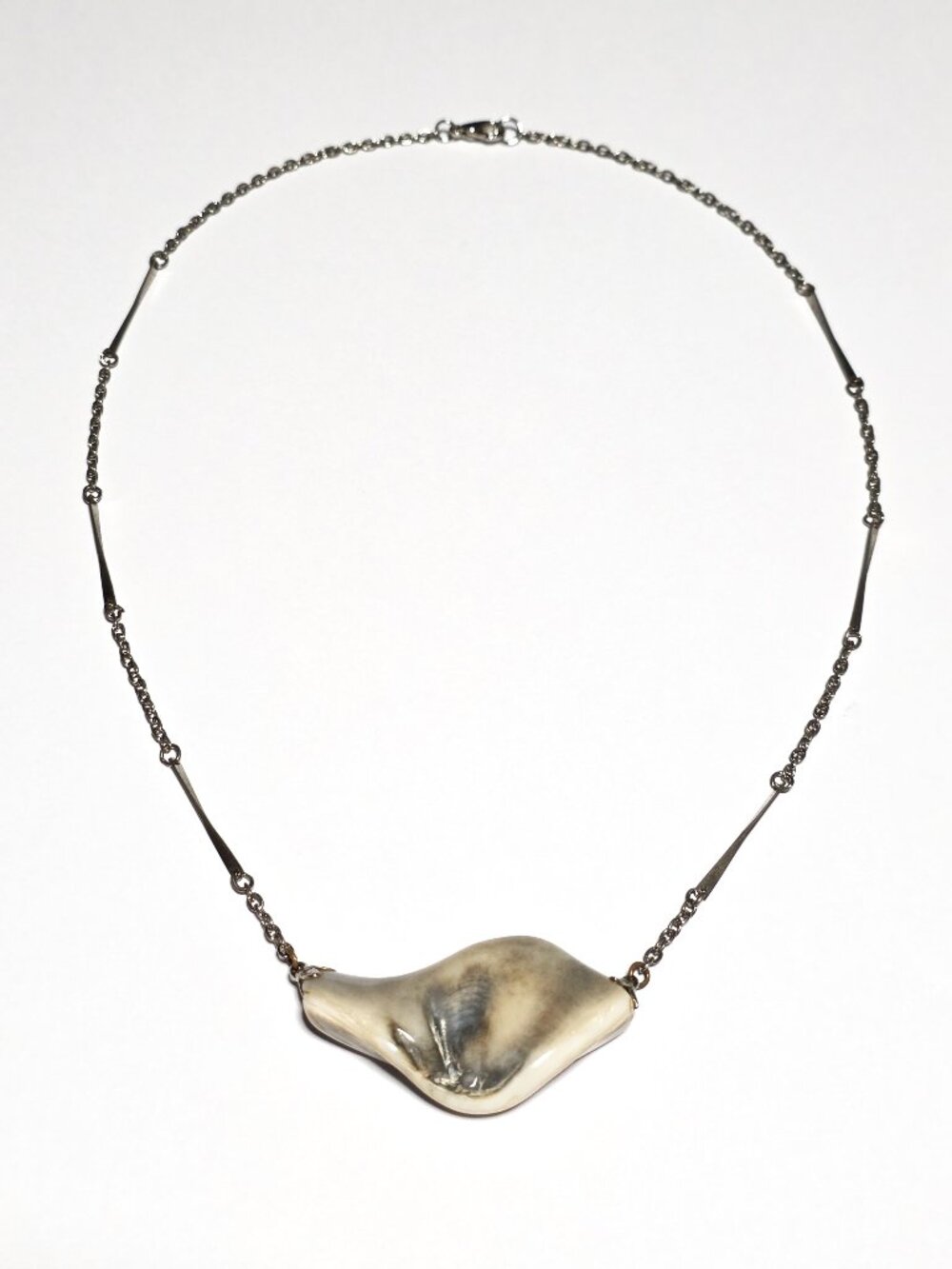 Creamy gray shell necklace